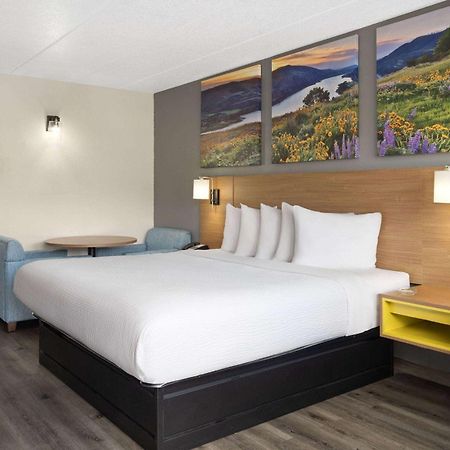 Days Inn By Wyndham Columbus Worthington 외부 사진