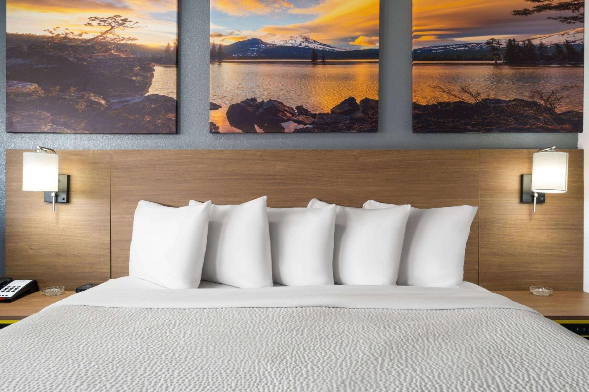 Days Inn By Wyndham Columbus Worthington 외부 사진